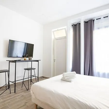 Ballu Place De Clichy Cosy *
